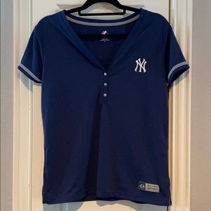 Ladies Majestic NY Yankees button shirt